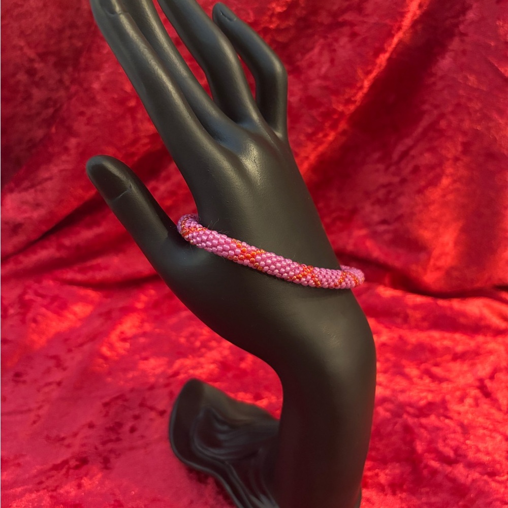 J103 NWOT Sashka "Wild Rose" Beaded Bracelet